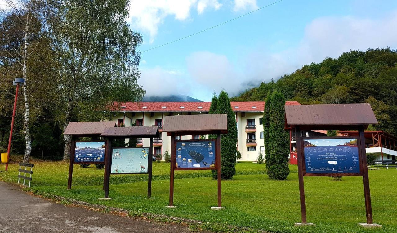 Hotel Mladost Tjentiste Bagian luar foto