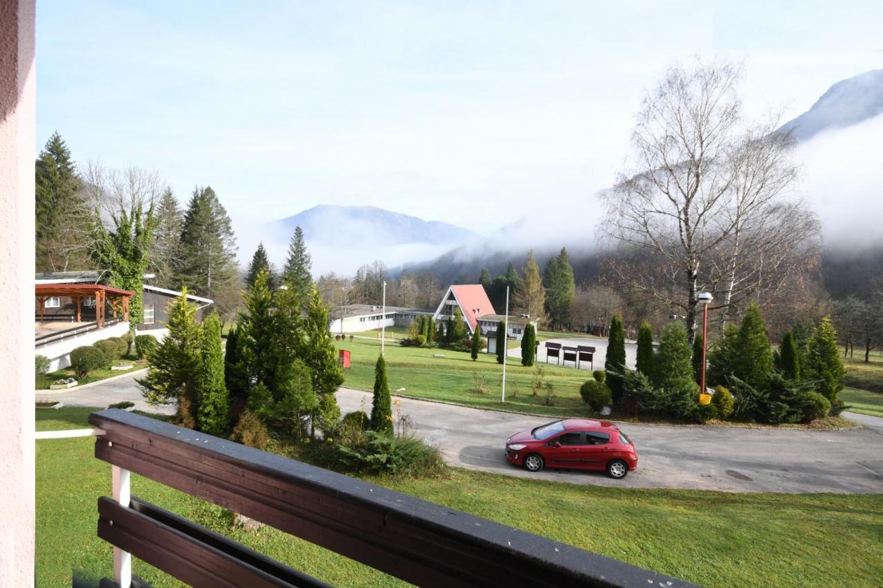 Hotel Mladost Tjentiste Bagian luar foto