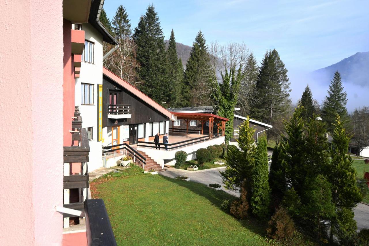 Hotel Mladost Tjentiste Bagian luar foto