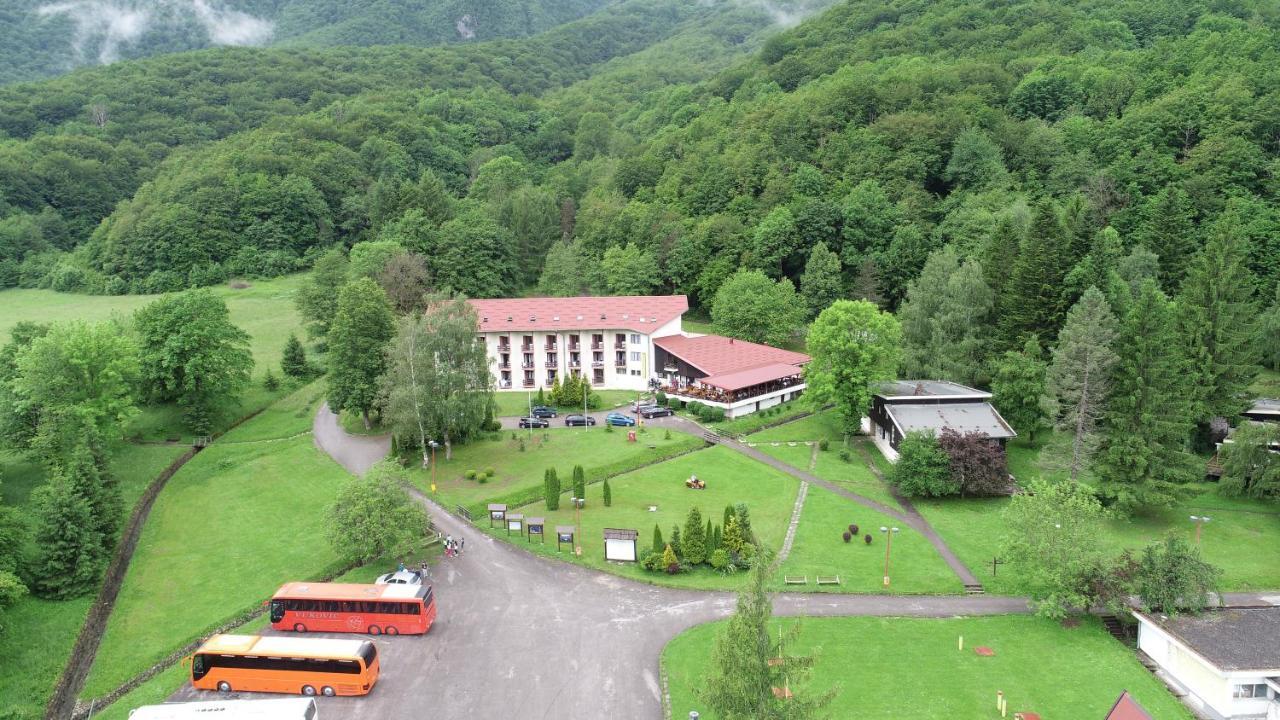 Hotel Mladost Tjentiste Bagian luar foto
